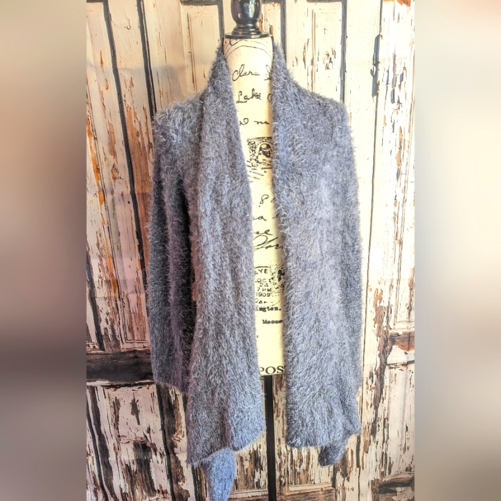 Escio sweater/ cardigan